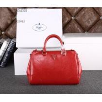 2026 人気が爆発  PRADA プラダ 余裕ある収納力 手持ち&ショルダー掛け 2324.68.