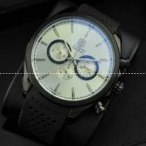 タグホイヤー【TAG HEUER】メンズ腕時計 6針クロノグラフ 日付表示 ラバー  BLACK.208.