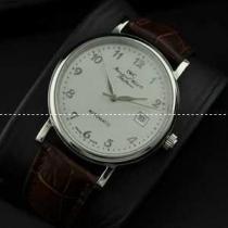 日本製クオーツ IWC クオーツ メンズ腕時計　3針クロノグラフ ホワイト文字盤　日付表示 夜光効果.209.