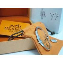 抜群の雰囲気が作れる! 2026春夏 HERMES エルメス バングル.228.