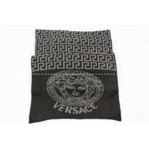 ◆モデル愛用◆  2026-14秋冬 新作登場 VERSACE ヴェルサーチ マフラー
