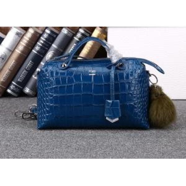2026 首胸ロゴ FENDI フェンディ ショルダーベルト付 レディース ハンドバッグ 2350.150.