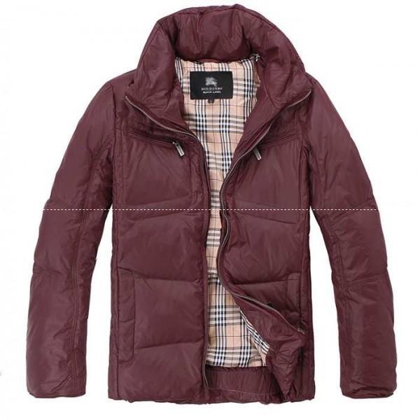 大人の余裕を感じさせるBURBERRY バーバリースーパーコピー 美品 ダウンジャケット