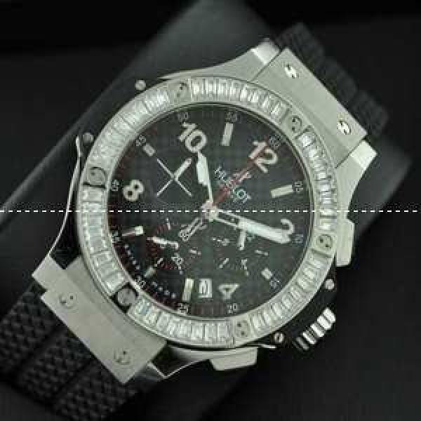 Hublotウブロ メンズ腕時計 日本製クオーツVK 日付表示 サファイヤクリスタル風防 ダイヤベゼル 42MM ラバー.178.