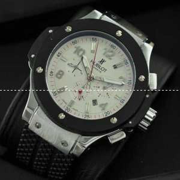 Hublotウブロ メンズ腕時計 自動巻き 6針クロノグラフ 日付表示 ラバー 45.97mm サファイヤクリスタル風防.178.