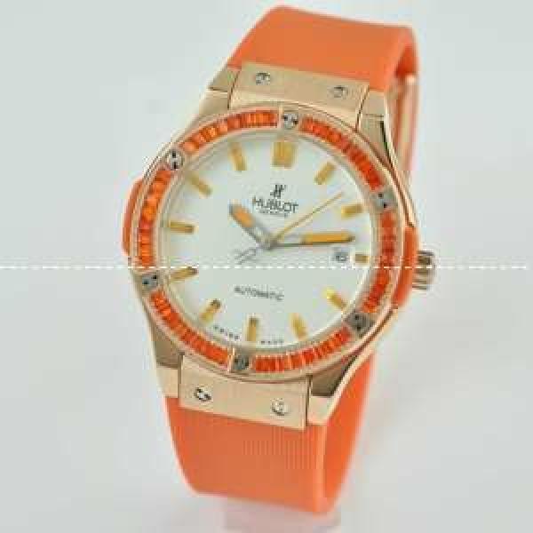 自動巻き 3針クロノグラフ Hublotウブロ 女性用腕時計 日付表示 38MM ダイヤベゼル ラバー.178.