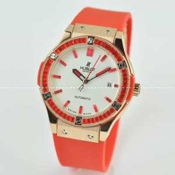 Hublotウブロ 女性用腕時計 自動巻き 3針クロノグラフ 日付表示 38MM ダイヤベゼル ゴールド ラバー.178.