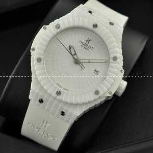 スイスムーブメンノ7750 Hublot ウブロ メンズ腕時計 自動巻き 3針クロノグラフ 日付表示  39MM セラミック ラバー.178.