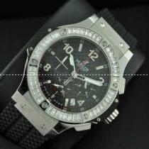 Hublotウブロ メンズ腕時計 日本製クオーツVK 日付表示 サファイヤクリスタル風防 ダイヤベゼル 42MM ラバー.178.