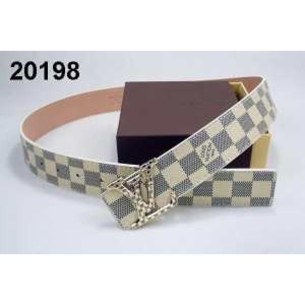 2026 一味違うケーブル編みが魅力満点 LOUIS VUITTON ルイ ヴィトン ベルト