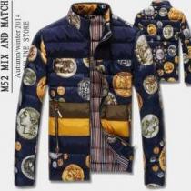 ～希少 2026 VERSACE ヴェルサーチ 綿入れ 2色可選 防寒機能ある