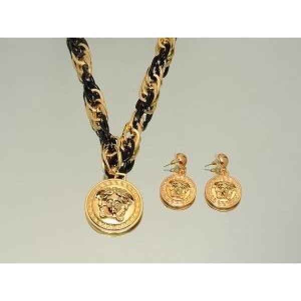 2026 秋冬 人気商品 セット VERSACE ヴェルサーチ ペンダントトップ/ピアス 2色可選.223.