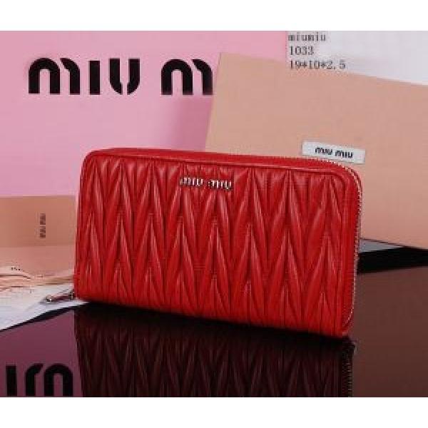 希少 2026春夏 MIUMIU ミュウミュウ 財布 1033.111.