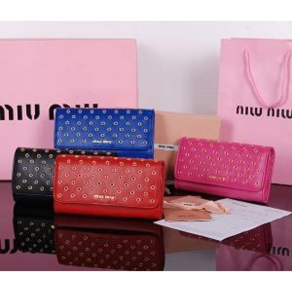 大人気☆NEW!!  2026春夏 MIUMIU ミュウミュウ 財布 1105.111.