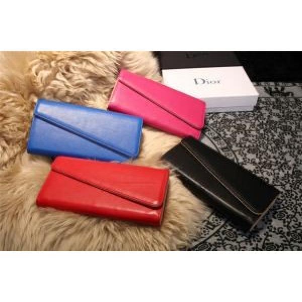 2026 ◆モデル愛用◆ DIOR ディオール レディース財布 スナップボタン式開閉 4色可選 M2202.107.