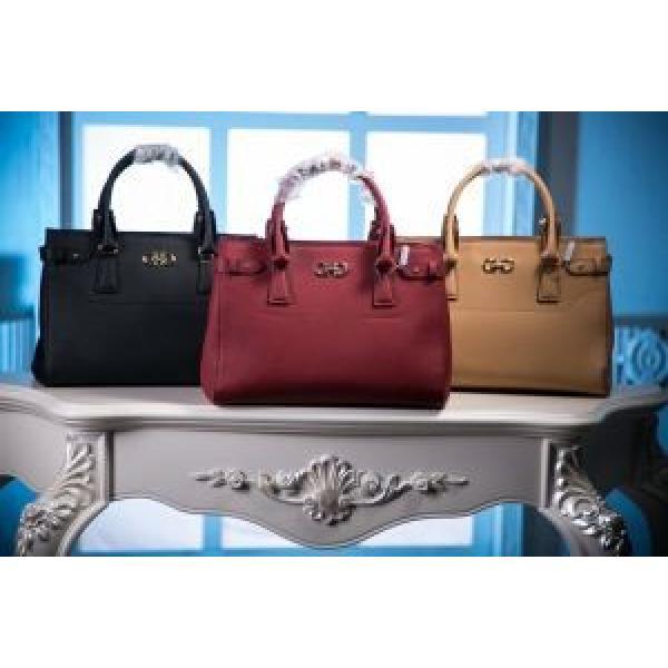 2026 最旬アイテム FERRAGAMO サルヴァトーレフェラガモ レディースバッグ 3色可選 21D428.44..44.