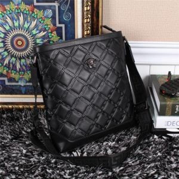VERSACE ヴェルサーチ 2026 贈り物にも◎ メンズ用 ショルダーバッグ V1449-4.82.