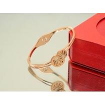 新入荷 BVLGARI ブルガリ エレガントな雰囲気漂う バングル.229.