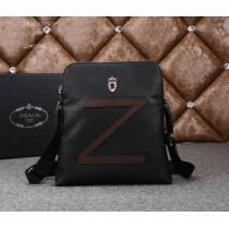 PRADA プラダ 2026 ◆モデル愛用◆ メンズ用 ショルダーバッグ 8840-2.57.
