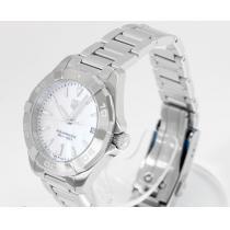プレゼントにTAG HEUER タグ・ホイヤー コピーアクアレーサー レディ ホワイト 実用性あるウォッチ.208.