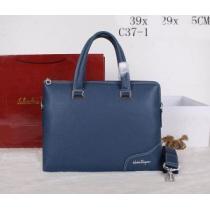 ◆モデル愛用◆ 2026春夏FERRAGAMO サルヴァトーレフェラガモ ハンドバッグ C37-1.62.