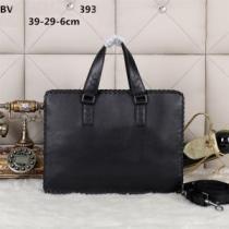 2026 BOTTEGA VENETA ボッテガ ブランド プレゼントに メンズ用 手持ち&ショルダー掛け 393.61.