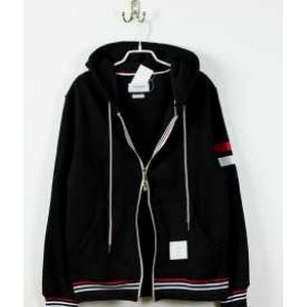 売れ筋 THOM BROWNE トムブラウン カジュアル感が出ているパーカー