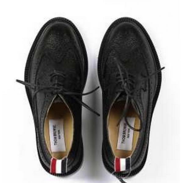 疲れにくいTHOM BROWNE トムブラウン 首胸ロゴ ビジネスシューズ カジュアルシューズ