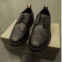 耐久性に優れ　2026春夏 THOM BROWNE トムブラウン 激安 ビジネスシューズ カジュアルシューズ