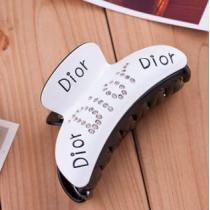 激安 ブランド　大絶賛の履き心地! 2026DIOR ディオール バンスクリップ ダイヤ付き 髪饰り 2色可選