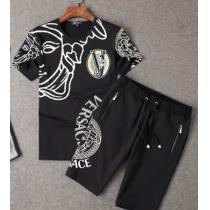 魅力満点 2026春夏 VERSACE ヴェルサーチ コピー品激安 半袖Tシャツ 上下セット 2色可選