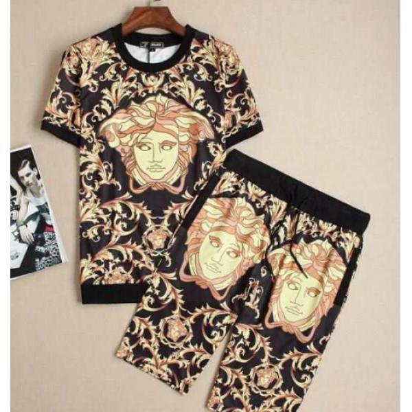 大人のおしゃれに 2026春夏 VERSACE ヴェルサーチ 偽物 半袖Tシャツ 上下セット