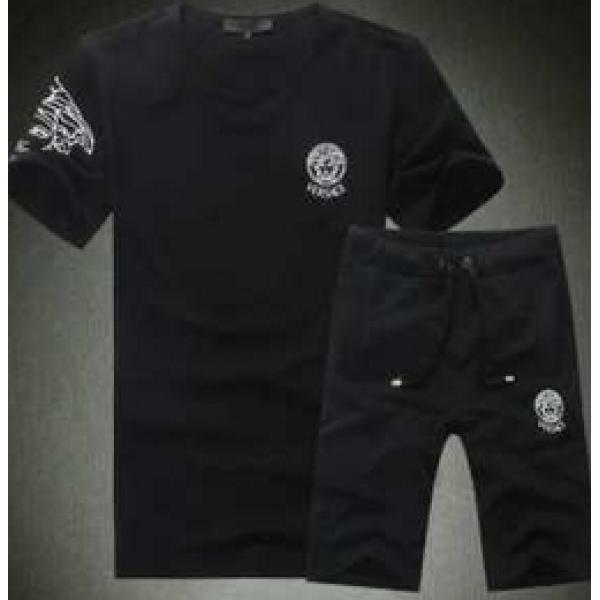 偽物 ブランド 販売 高級感演出 2026 VERSACE ヴェルサーチ 半袖Tシャツ 上下セット 2色可選