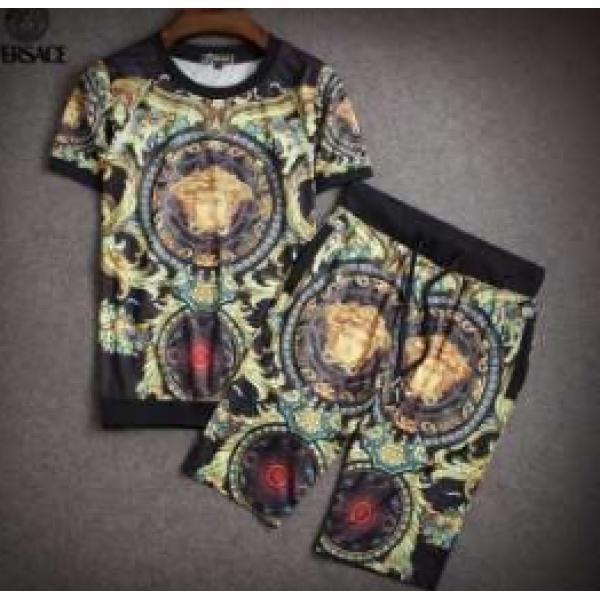 コピーブランド服 個性派 2026 VERSACE ヴェルサーチ 半袖Tシャツ 上下セット