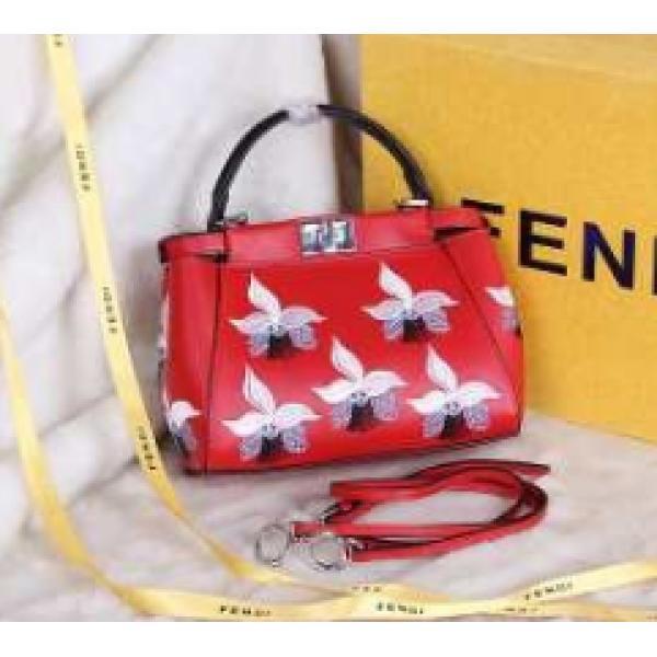 耐久性に優れ激安商品　 2026春夏 FENDI フェンディ 手持ち&ショルダー掛け .150.