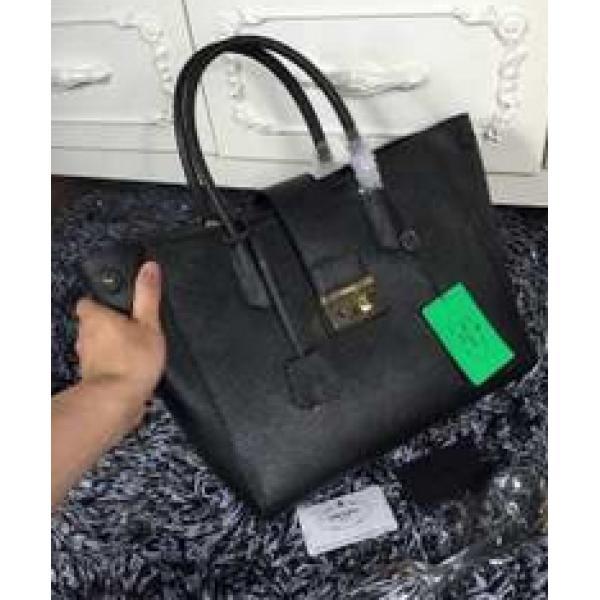 雰囲気を高めた 2026春夏 PRADA プラダ 手持ち&ショルダー掛け .68.