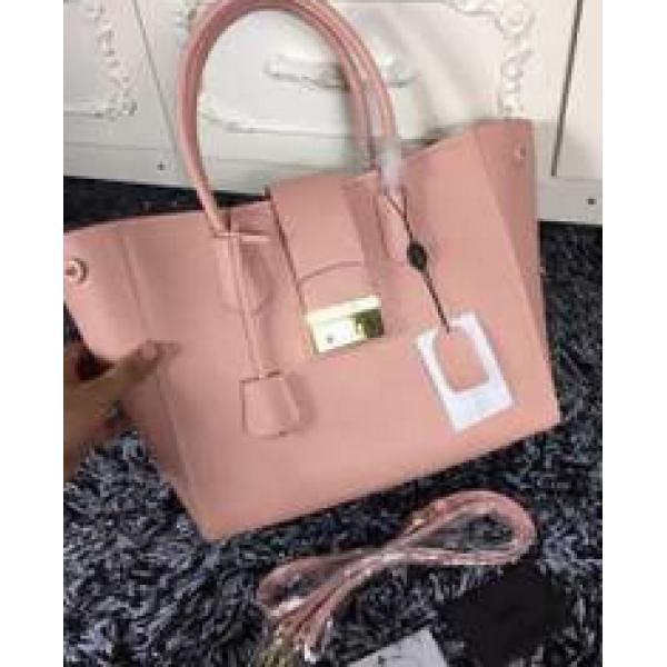 存在感がある　人気商品 2026春夏 PRADA プラダ 手持ち&ショルダー掛け .68.