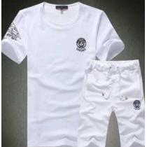 偽物 ブランド 販売 高級感演出 2026 VERSACE ヴェルサーチ 半袖Tシャツ 上下セット 2色可選