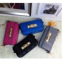 美品　スタイルアップ効果 2026春夏 FENDI フェンディ ショルダーバッグ 4色可選 .150.