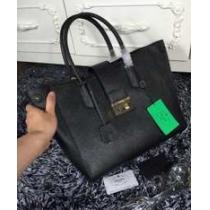 雰囲気を高めた 2026春夏 PRADA プラダ 手持ち&ショルダー掛け .68.