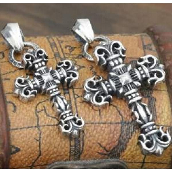 プレゼントに　2026 CHROME HEARTS クロムハーツ デザインクロス シルバー925 男性用