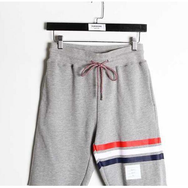 最高のリラックス感　2026 THOM BROWNE トムブラウン ショートパンツ
