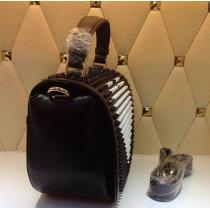 今年の大人気ファッション　2026春夏 クリスチャンルブタン Christian Louboutin ハート型 スパイク ショルダーバッグ最高ランク.96.