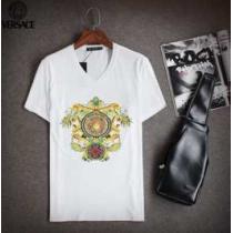 完売　人気が爆発 2026春夏 VERSACE ヴェルサーチ 半袖Tシャツ 2色可選