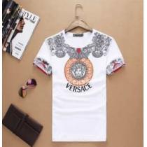 お買い得　高級感演出 2026春夏 VERSACE ヴェルサーチ 半袖Tシャツ 2色可選