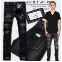 シンプルな美品　2026春夏 Dolce&Gabbana ドルチェ＆ガッバーナ しわのデザイン デニムパンツ ダメージデニム