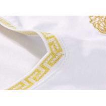 素材感も非常に良く2026春夏 VERSACE ヴェルサーチ SALE!今季 半袖Tシャツ 2色可選