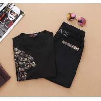 人気大定番 2026 SALE!今季 VERSACE ヴェルサーチ 半袖Tシャツ 上下セット 2色可選