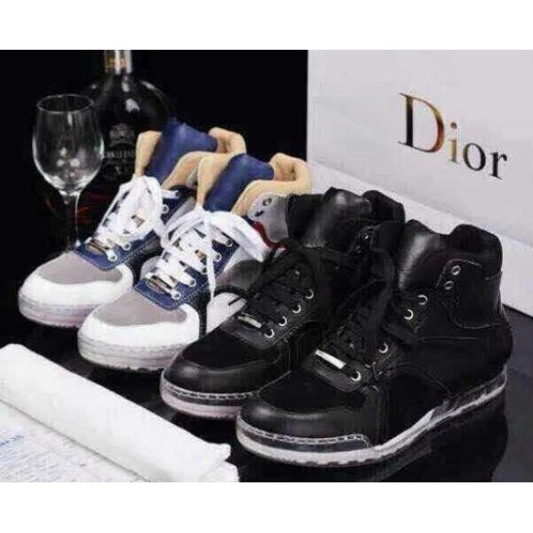しっかりした履き心地で 個性派 DIOR ディオール ハイカットスニーカー 2色可選