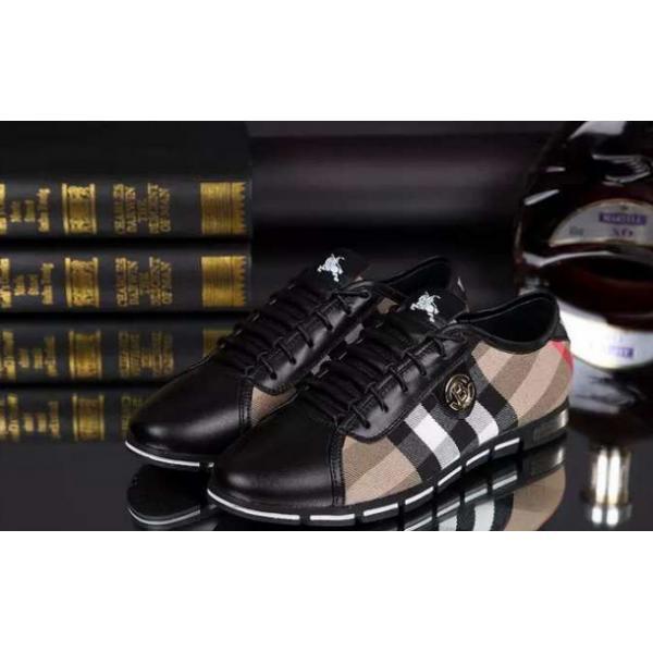 めちゃくちゃな値段　2026  BURBERRY バーバリー スニーカー 　防臭加工